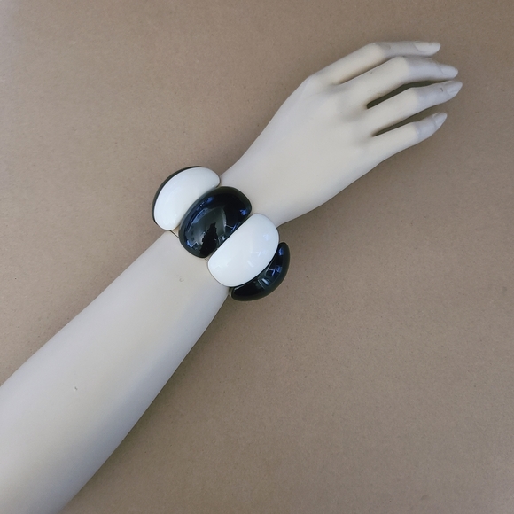Other - retro/mod b&w chunky bracelet
